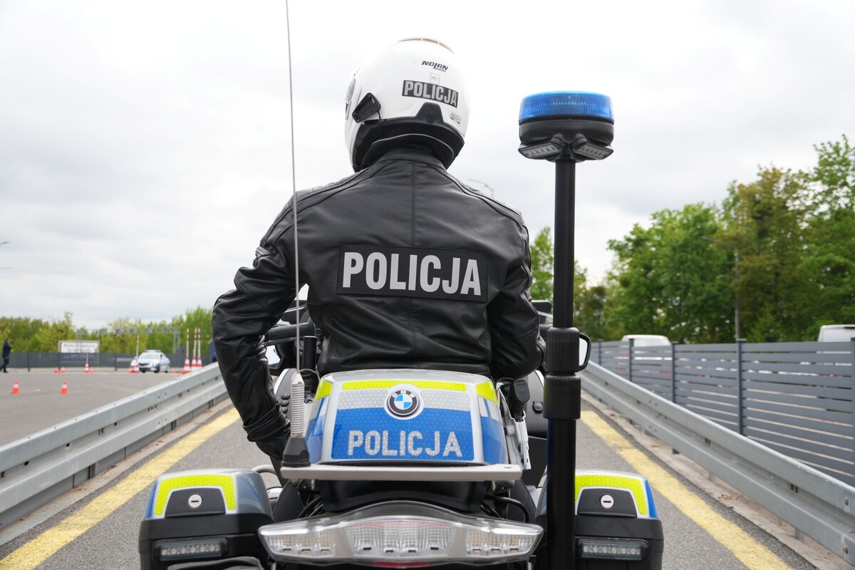 Kadr z poszczególnych konkurencji oraz uroczystego zakończenia wojewódzkich eliminacji do XXXVI edycji konkursu „Policjant Ruchu Drogowego”.