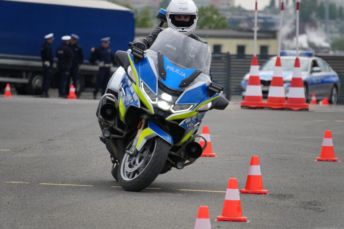 Kadry z poszczególnych konkurencji oraz uroczystego zakończenia wojewódzkich eliminacji do XXXVI edycji konkursu „Policjant Ruchu Drogowego”.