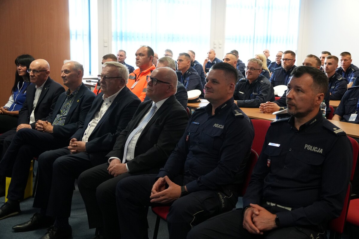 Kadry z poszczególnych konkurencji oraz uroczystego zakończenia wojewódzkich eliminacji do XXXVI edycji konkursu „Policjant Ruchu Drogowego”.