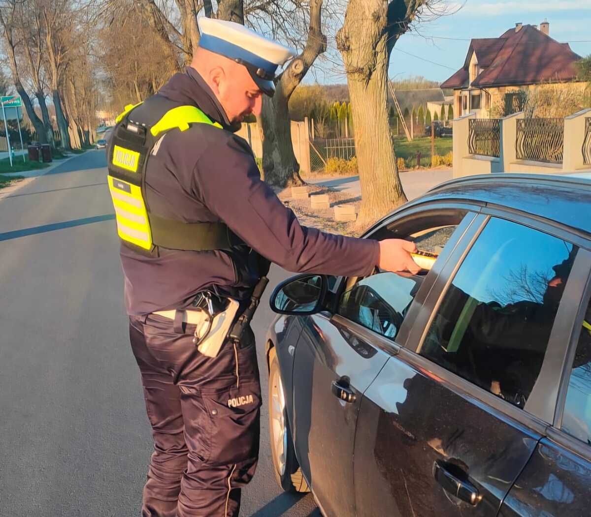 funkcjonariusze podczas działąń