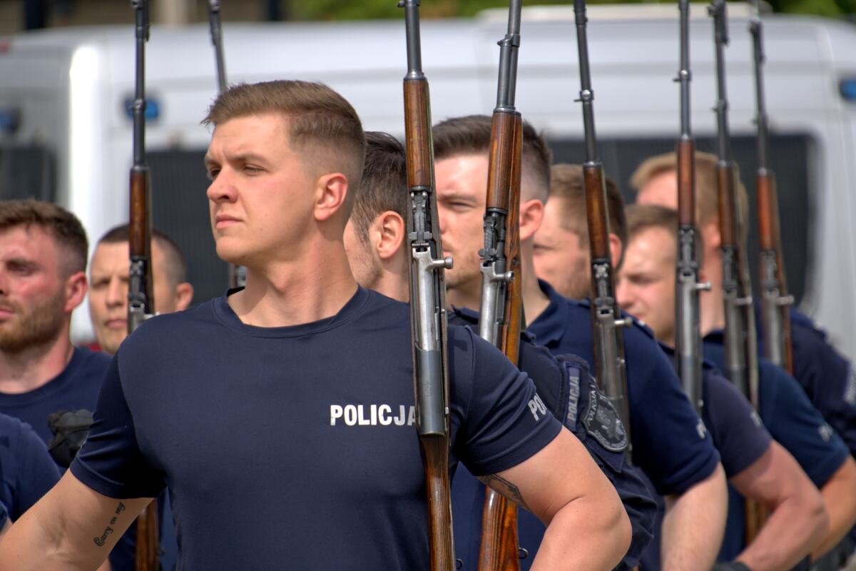funkcjonariusze garnizonu warmińsko-mazurskiego podczas szkolenia kompanii reprezentacyjnej