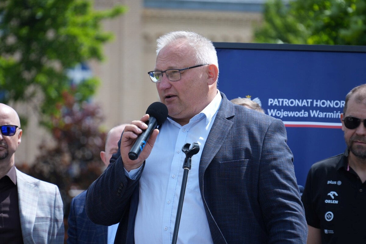 Uczestnicy inauguracji akcji Kręci mnie bezpieczeństwo w lecie