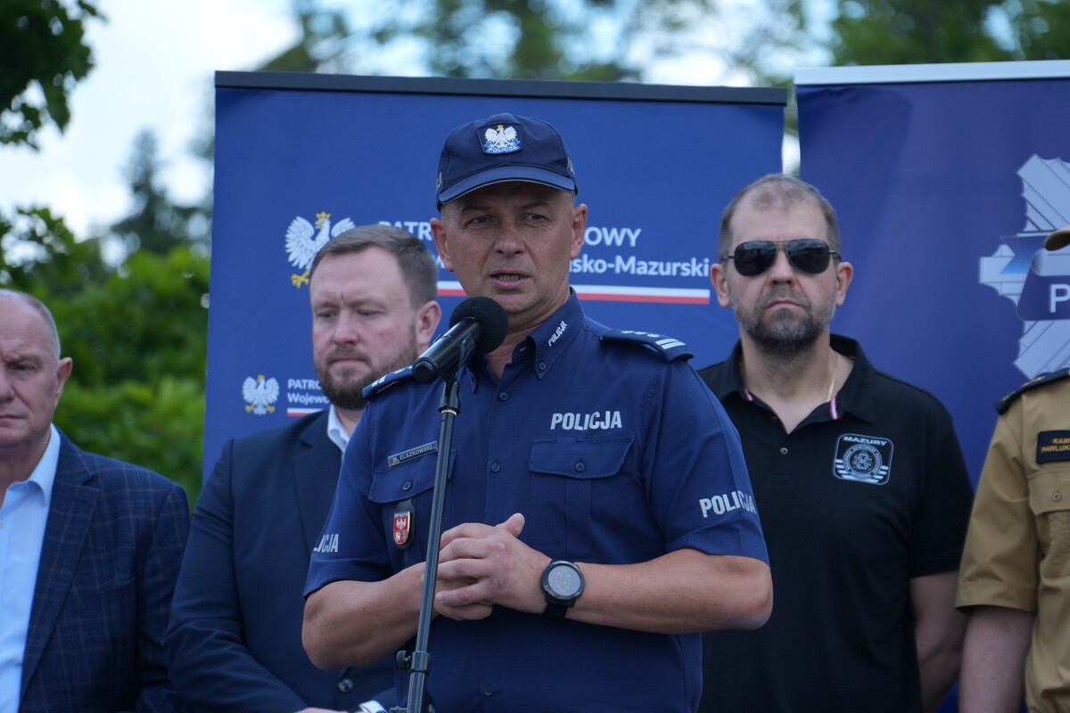 Uczestnicy inauguracji akcji Kręci mnie bezpieczeństwo w lecie