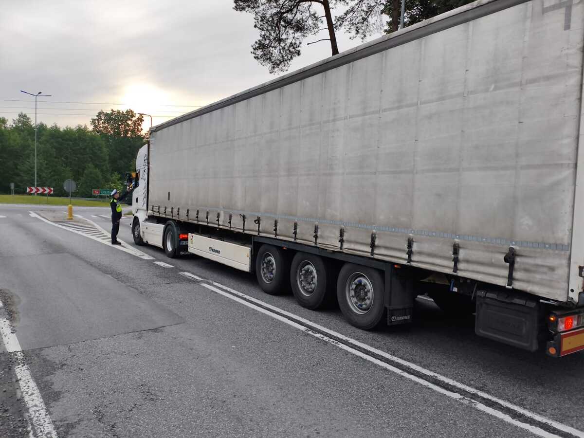 Policjant podczas działań trzeźwość