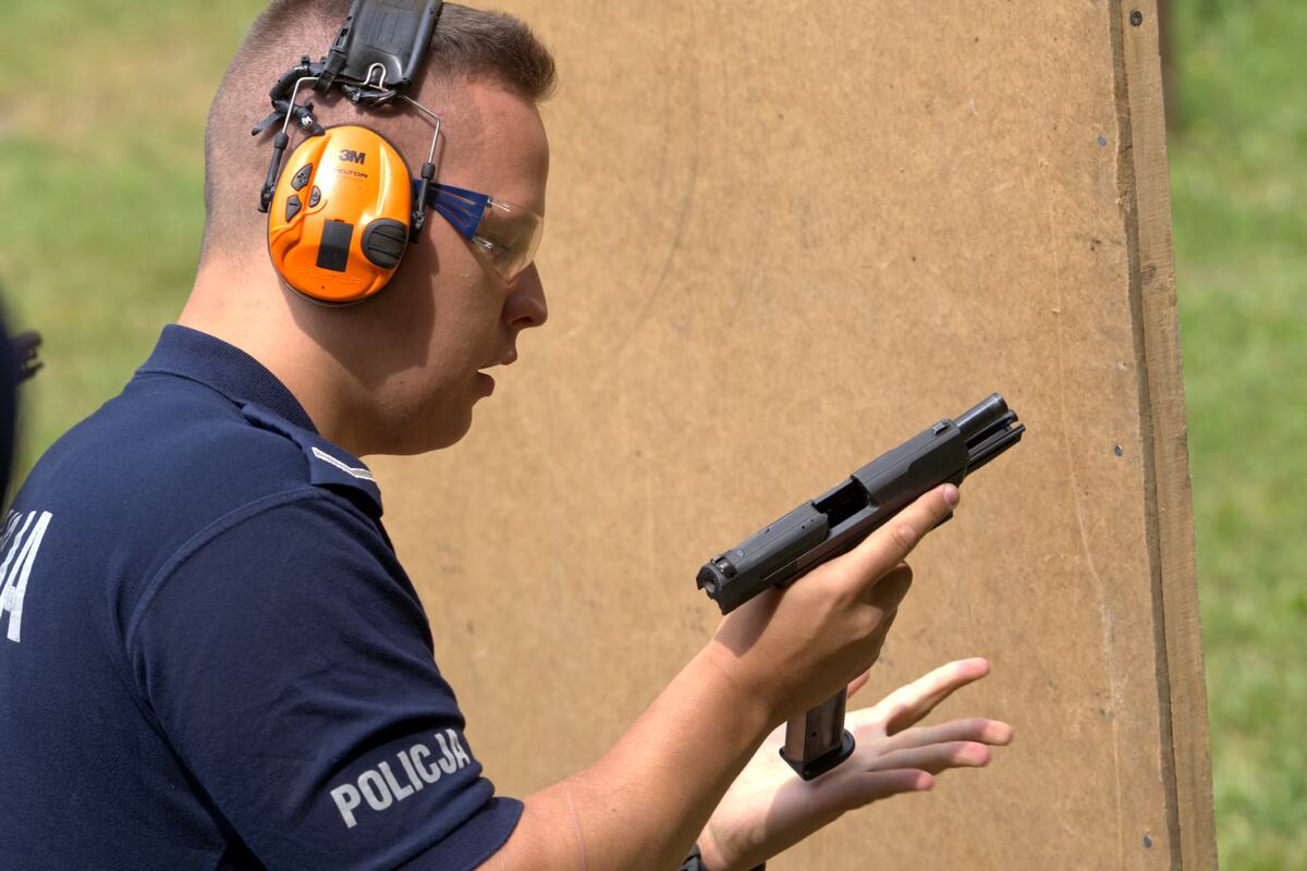 Policjanci podczas zmagań