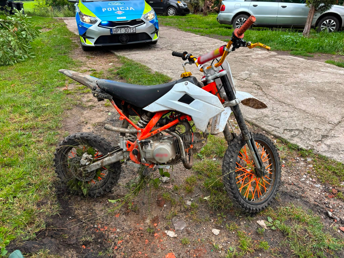 Motocykl i radiowóz