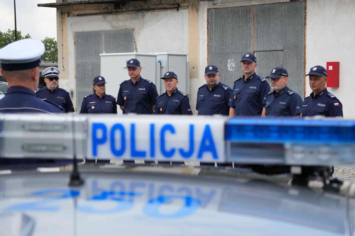 Uczestnicy prezentacji aut