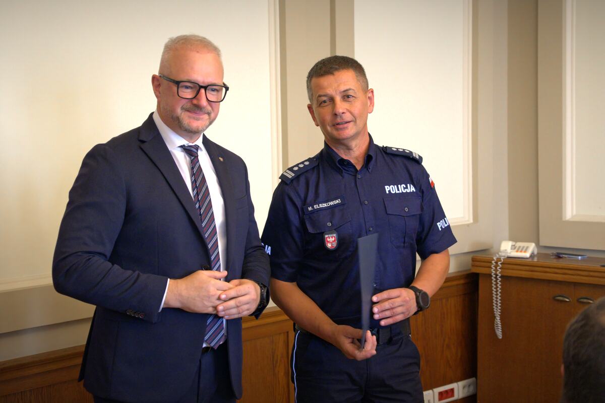 Spotkanie piłkarzy z przedstawicielami Urzędu Wojewódzkiego, Policji oraz Państwowej Straży Pożarnej