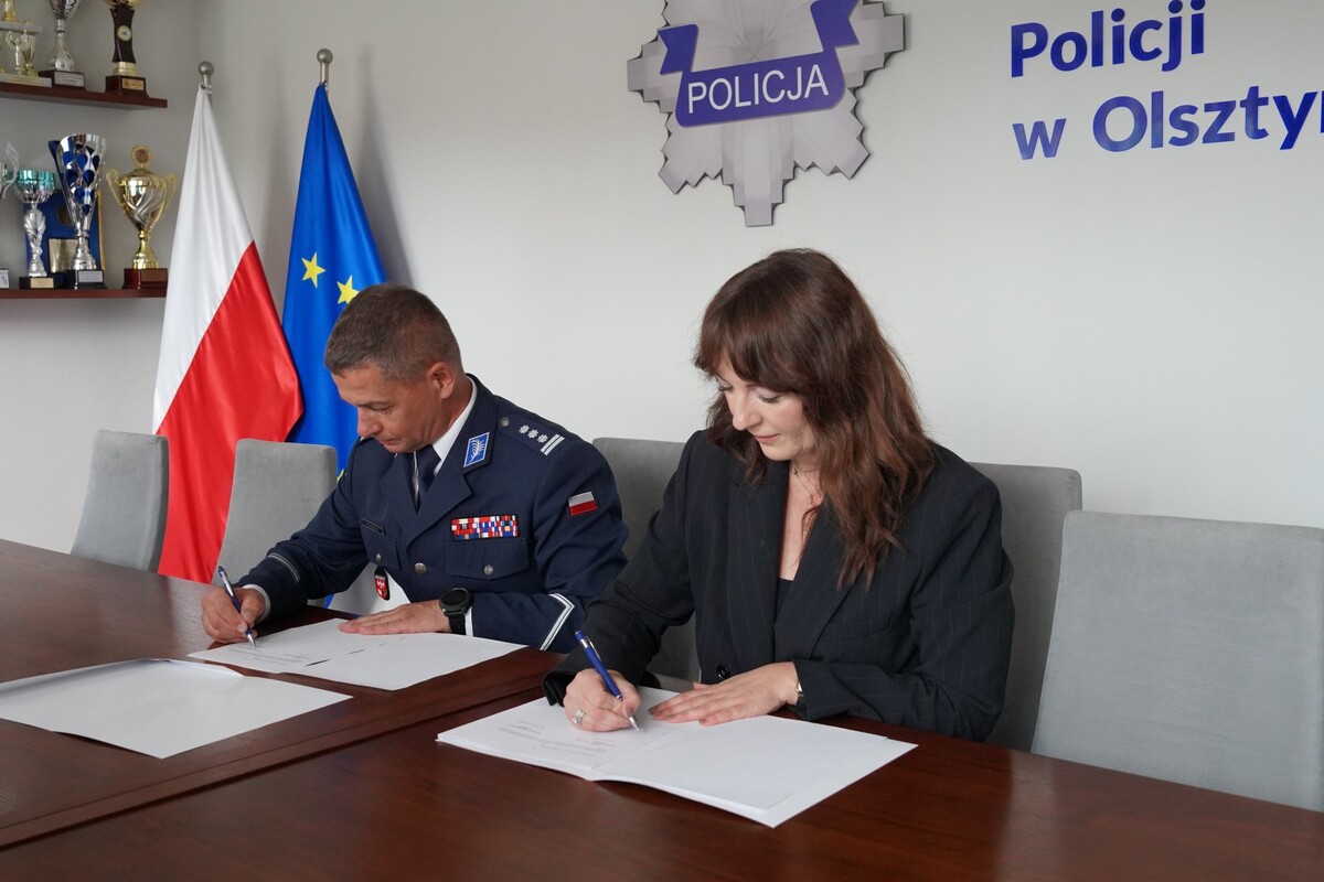 Uczestnicy podpisanego porozumienia
