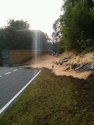 Zdarzenie drogowe w m. Dłużek