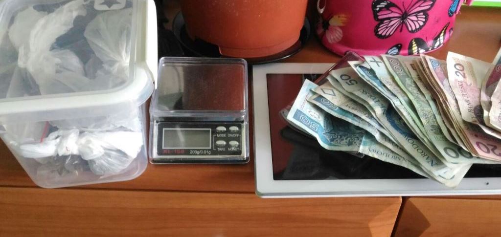 Zabezpieczone narkotyki i pieniądze