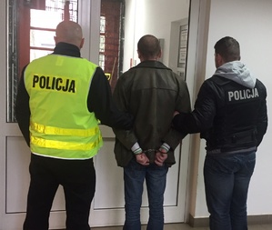 Prowadzenie podejrzanego o rozbój, groźby oraz wymuszenie rozbójnicze