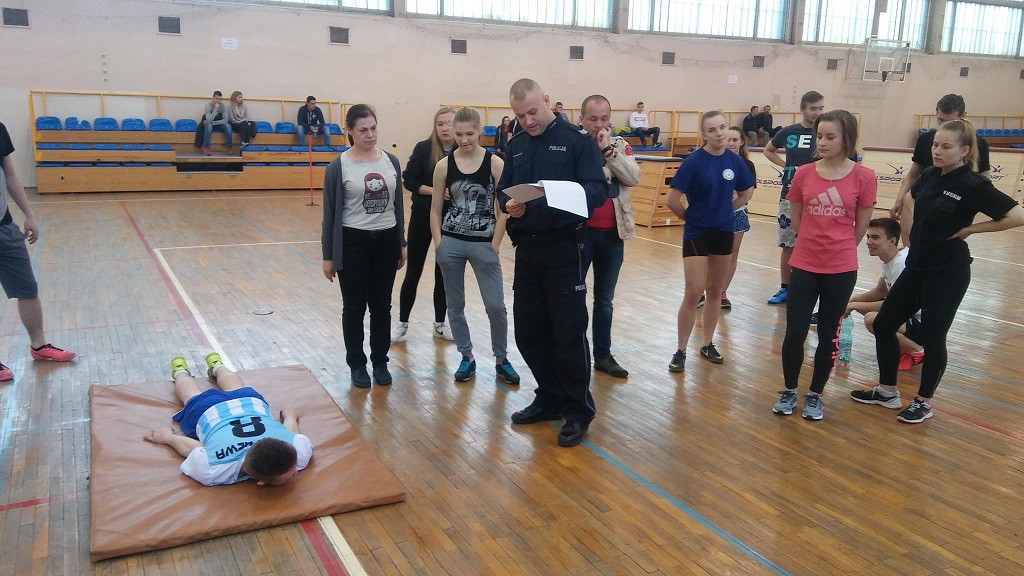 "Sprawni jak Policjanci" - II Drużynowe Zawody klas Mundurowych w Ostródzie