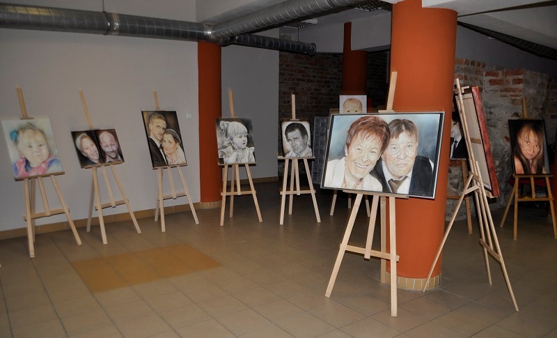 Wernisaż artystów w mundurach