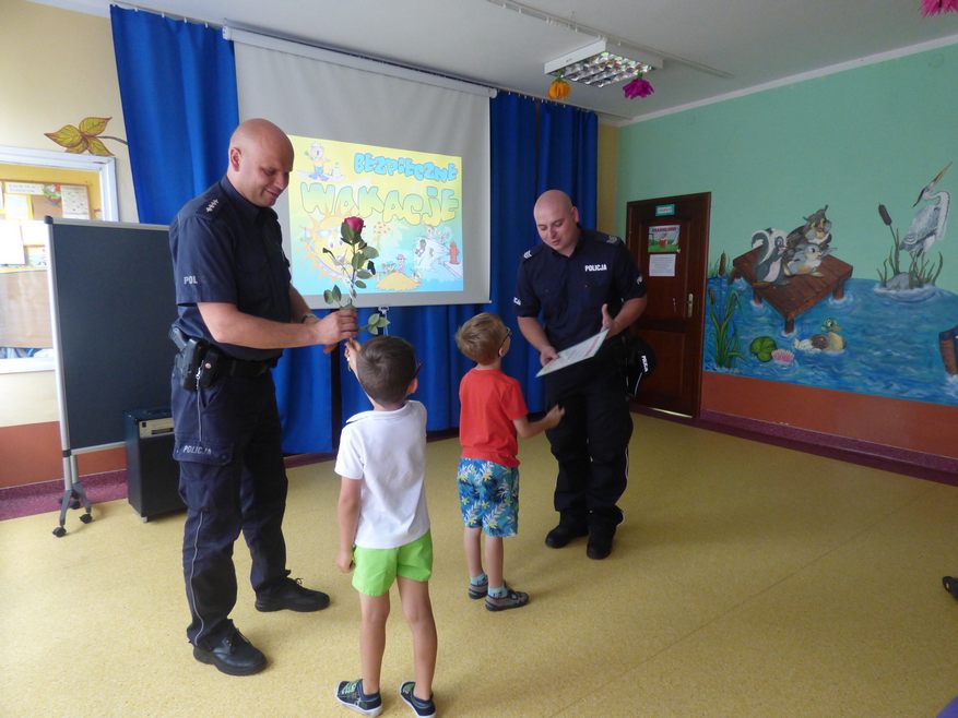 Dzielnicowi na spotkaniach w szkołach