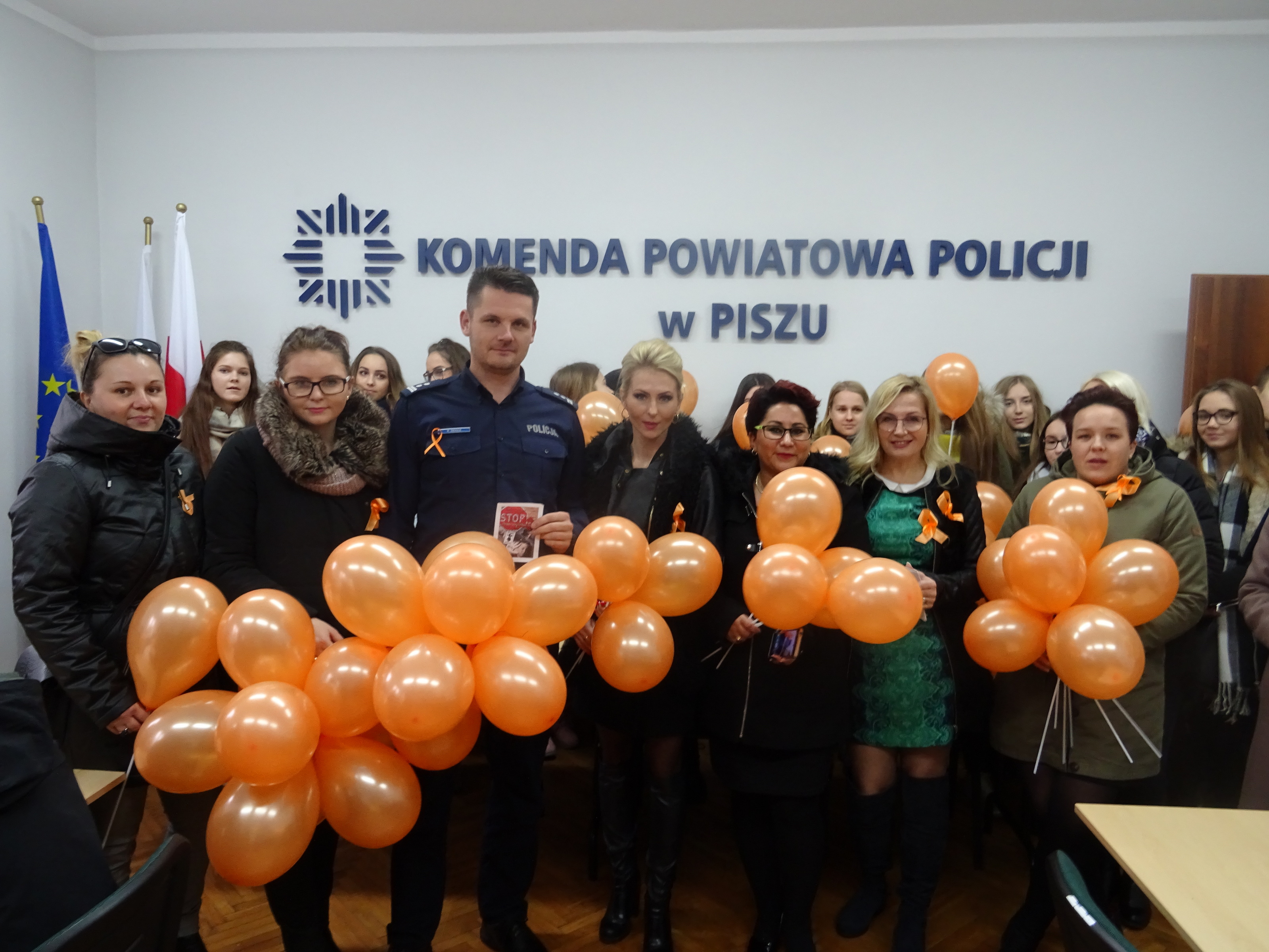 Policjanci włączyli się w międzynarodową kampanię „19 dni przeciwko przemocy i krzywdzeniu dzieci i młodzieży”