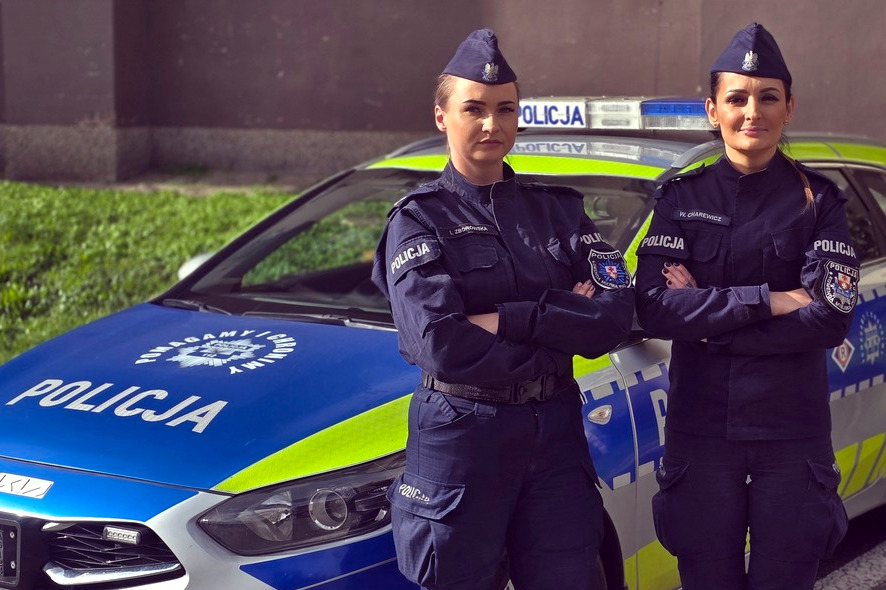 Gdy zakładasz policyjny mundur… pomaga się łatwiej