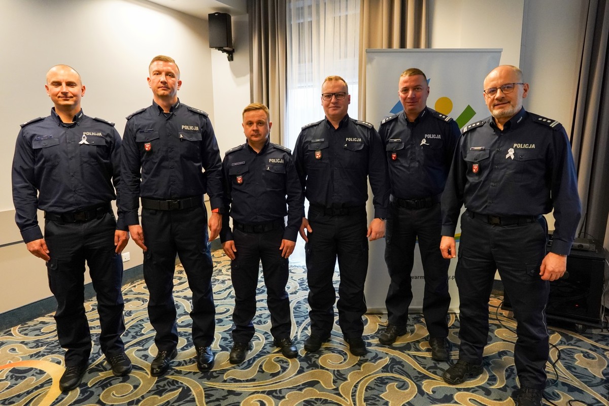 Policjanci wyróżnieni orderami „Kawalera Białej Wstążki” przez Marszałka Województwa Warmińsko-Mazurskiego