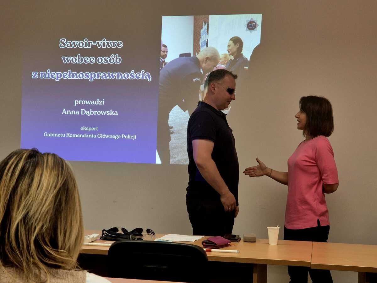 Savoir-vivre w kontakcie z osobami z niepełnosprawnością - szkolenie dla funkcjonariuszy i pracowników Policji