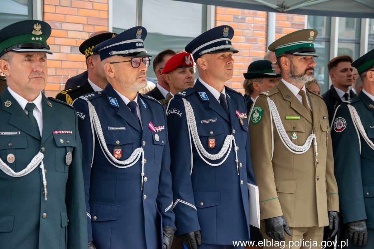 Policja z regionu na wojewódzkich obchodach Święta KAS w Elblągu